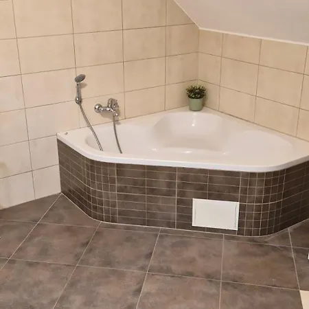 Emma - Free Parking, Ac, Wifi Apartment *