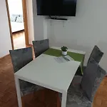 Emma - Free Parking, Ac, Wifi アパート *