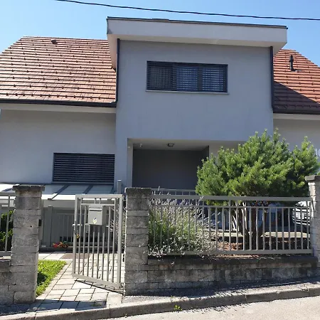 Apartment Emma - Free Parking, Ac, Wifi *