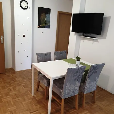 Emma - Free Parking, Ac, Wifi Apartman *