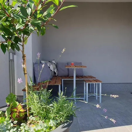 Emma - Free Parking, Ac, Wifi 아파트