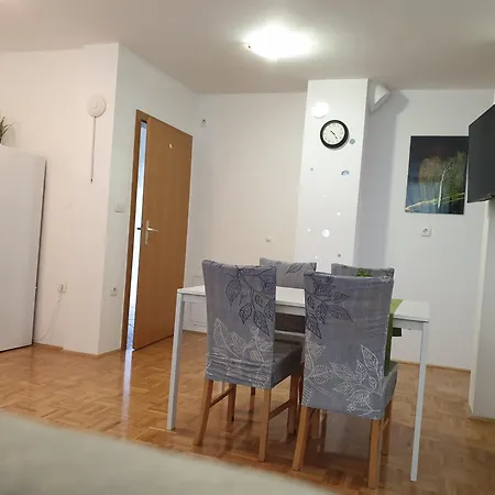 Emma - Free Parking, Ac, Wifi 아파트 류블랴나