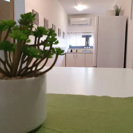 Apartment Emma - Free Parking, Ac, Wifi *