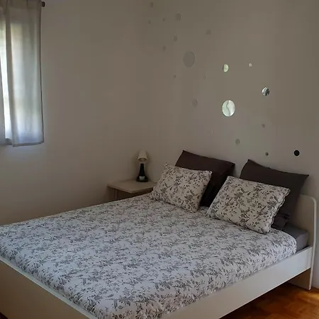 Emma - Free Parking, Ac, Wifi Apartment *
