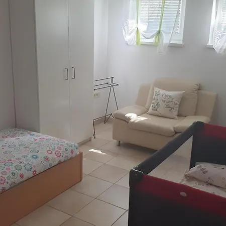 Emma - Free Parking, Ac, Wifi Apartment
