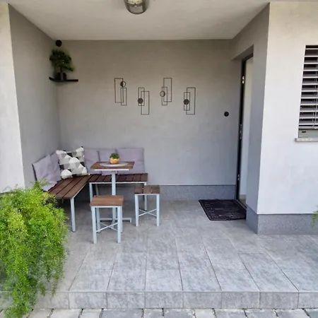 アパート Emma - Free Parking, Ac, Wifi *