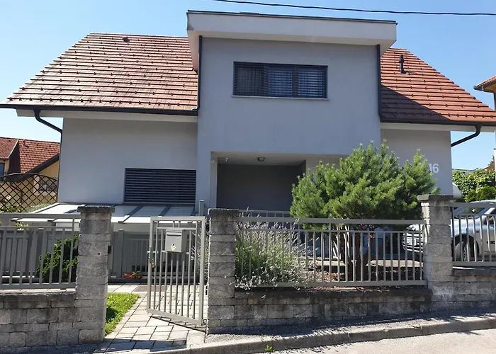 Appartement Emma - Free Parking, Ac, Wifi *